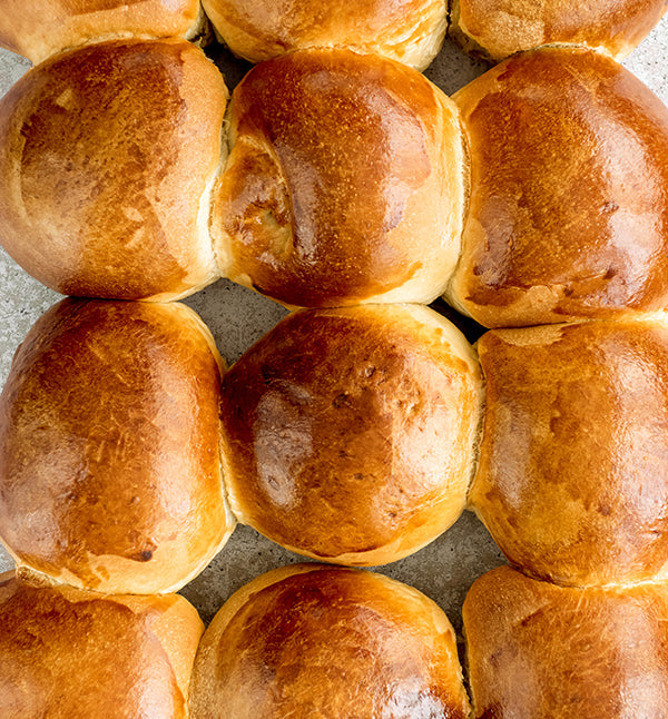 Golden pull-apart dinner rolls